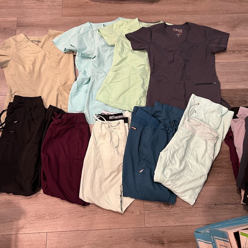Greys Anatomy scrubs XS and S